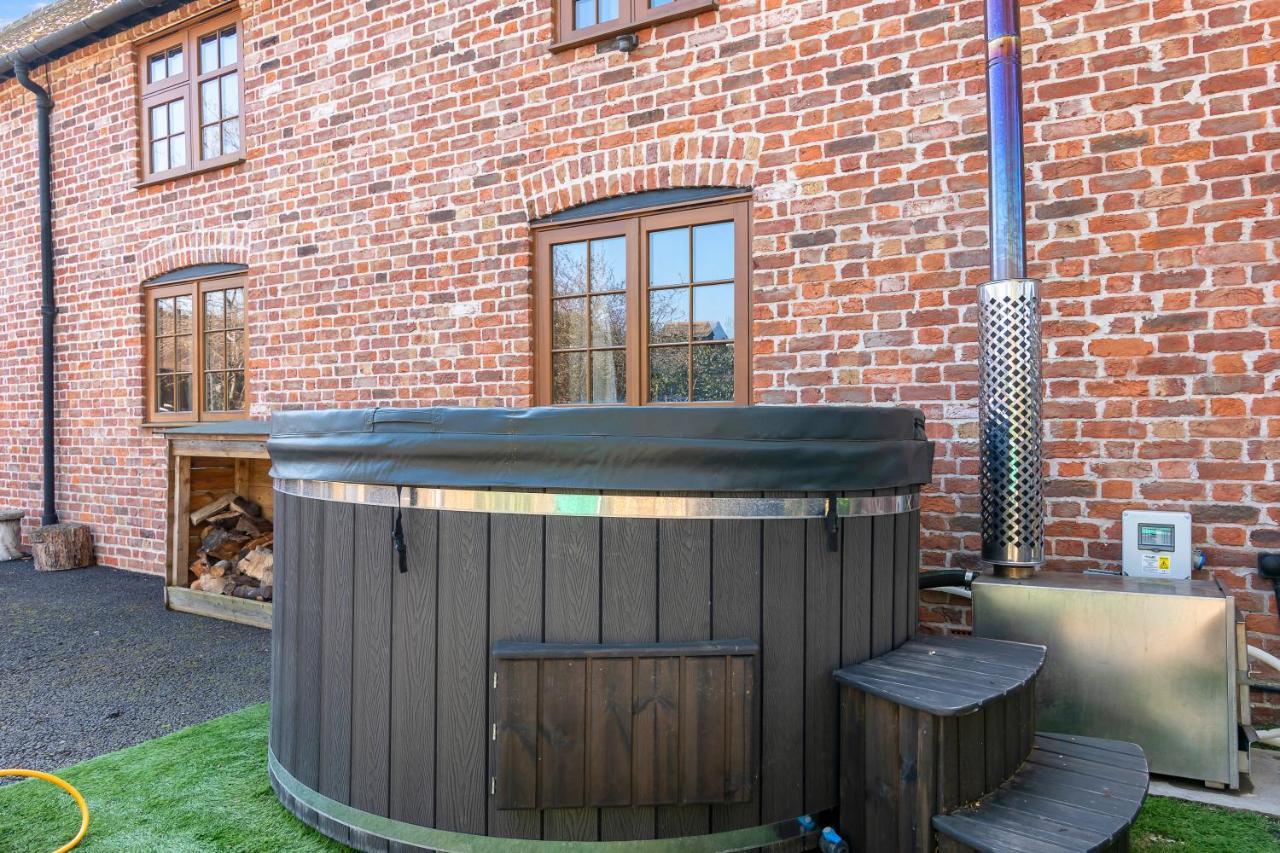 The Roost Group - The Coach House - Hot Tub Villa Gravesend Kültér fotó